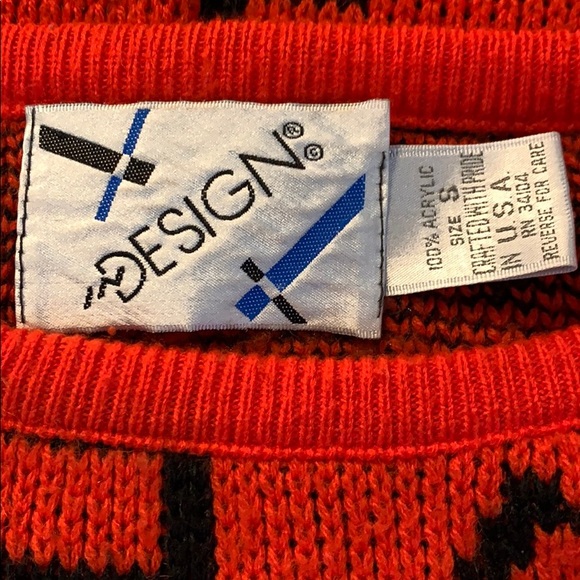Vintage InDesign Sweater - Picture 2 of 2